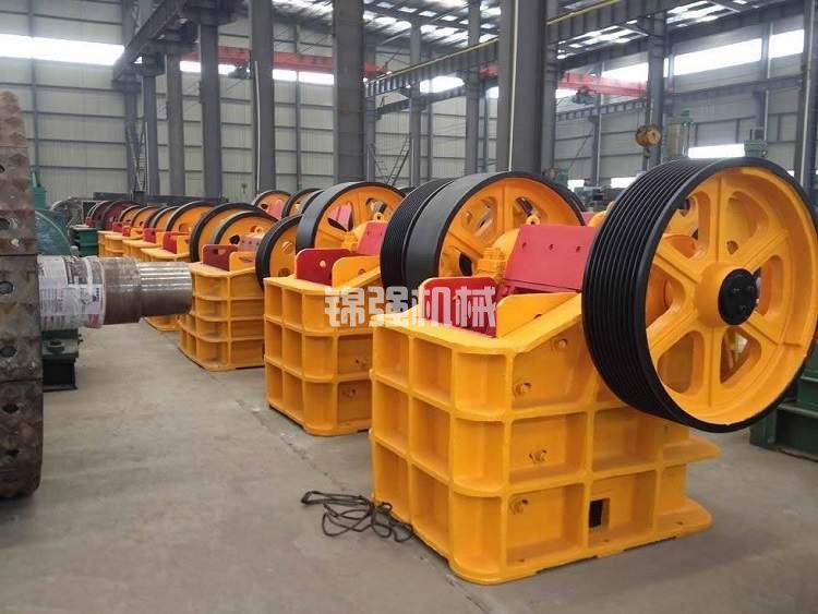 砂石破碎機成套設(shè)備的投資是多少?辦砂石場利潤多少？(圖1)